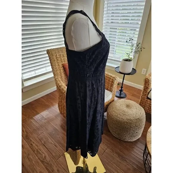 ANN TAYLOR Black Lace Strap Eyelet Flare Dress Women's Size 4 NWT - Picture 3 of 9